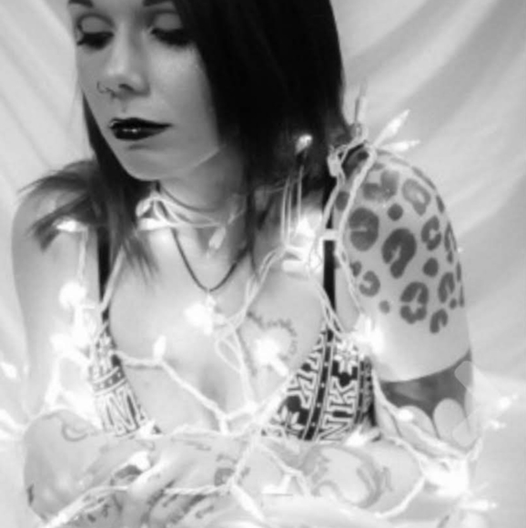 Meet your Posher, Cyn💚!! - Picture 16 of 16